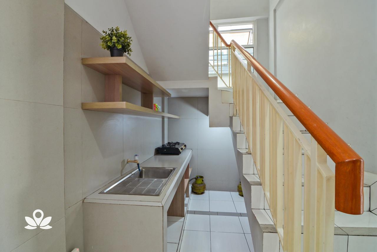 Zen Rooms Karet Pedurenan Джакарта Экстерьер фото